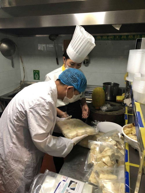 保山隆阳市监 严审严管严控 筑牢餐饮食品 防火墙