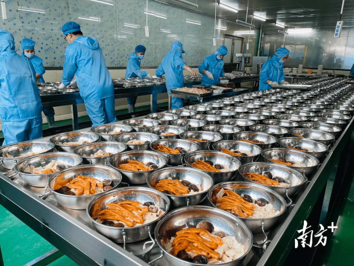 靠水吃"水" 丰富餐桌 | 电白水产品预制菜一线观察_食.