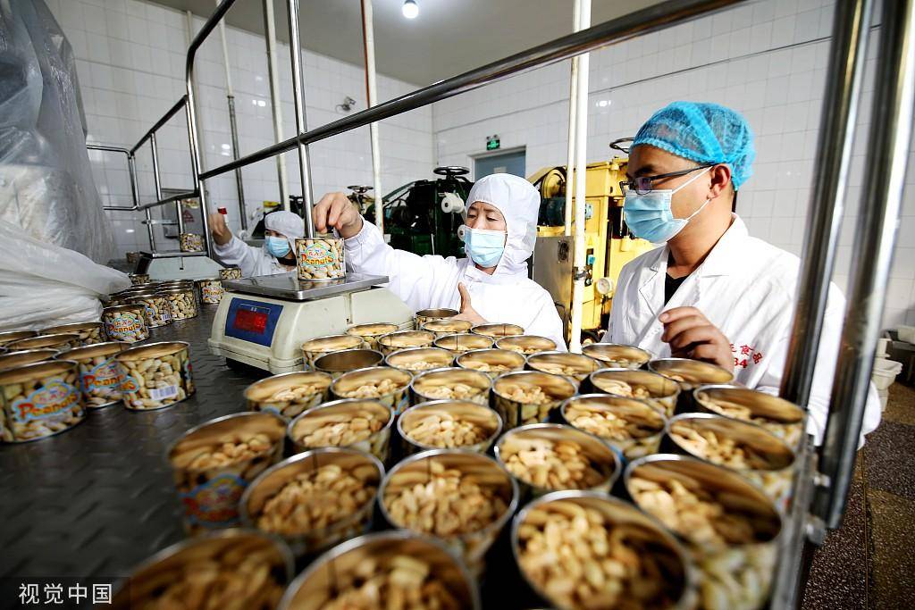 临沂:食品企业工人深加工花生 提高农产品附加值_生产_常规_国家
