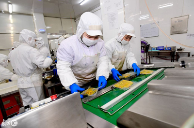 实拍丹东食品公司出口食品生产车间，网友感叹 干净整洁的真清真食品生产线